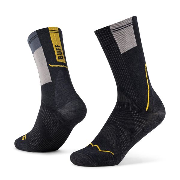 Skarpety biegowe Buff Coolnet Crew Sock CC. Czarne skarpety Buff, bez wzorów, z elastanu. Za 89.99 zł.