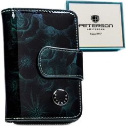 Portfel damski Peterson PTN PS115-FDS zielony. Zielone portfele Peterson, bez wzorów, ze skóry. Za 94.99 zł.
