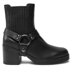 Botki Unisa. Czarne botki Unisa, bez wzorów, bez obcasa, na słupku, bez zapięcia. Za 829.99 zł.