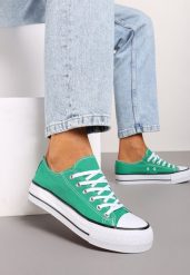 Zielone Klasyczne Trampki Przed Kostkę Xarosa. Zielone trampki Renee, bez wzorów, z jeansu, przed kostkę, bez zapięcia. W wyprzedaży za 43.99 zł.