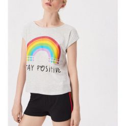 Dwuczęściowa piżama Stay positive - Jasny szary. Piżamy Sinsay. Za 39.99 zł.