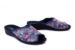ADANEX 28775 SIK10ND granatowy, kapcie damskie. Niebieskie obuwie domowe Adanex, bez wzorów, bez zapięcia. Za 68.99 zł.