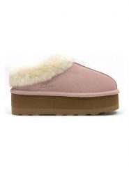 Clarks Skórzane kapcie w kolorze jasnoróżowym rozmiar: 36. Różowe obuwie domowe Clarks, bez wzorów, ze skóry, bez zapięcia. Za 196.70 zł.