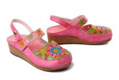 Laura Vita 0007656 FACSCINEO 45 rose, sandały damskie. Czerwone sandały Laura Vita, bez wzorów, ze skóry, bez obcasa, na koturnie, bez zapięcia. Za 394.90 zł.