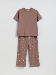 Dwuczęściowa piżama w serca - brązowy. Brązowe piżamy Reserved, bez wzorów, z bawełny, bez ramiączek. Za 79.99 zł.