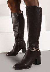 Brązowe Eleganckie Kozaki na Słupku z Ozdobnym Detalem przy Cholewce Resini. Brązowe kozaki Born2be, z jeansu, bez obcasa, na obcasie, bez zapięcia. Za 149.99 zł.