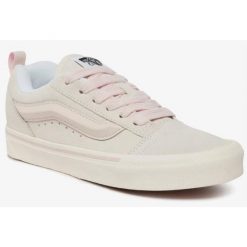 Buty na deskorolkę damskie Vans Knu Skool. Czerwone trampki Vans, bez wzorów, bez zapięcia. Za 254.24 zł.