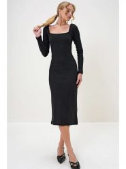 Trend Alacati Sukienka w kolorze czarnym rozmiar: L. Czarne sukienki Trend Alacati, l, bez wzorów, bez kołnierzyka, bez ramiączek, midi. Za 78.47 zł.