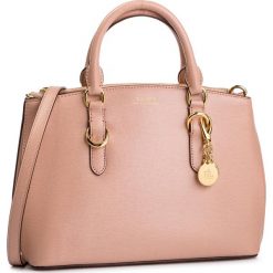 Torebka LAUREN RALPH LAUREN - Mini Zip Stc 431744256008 Mellow Pink. Czerwone torebki klasyczne Lauren Ralph Lauren, bez wzorów, ze skóry, bez dodatków. W wyprzedaży za 709.00 zł.
