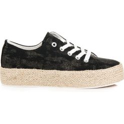 Czarne Espadryle Na Wiązanie. Czarne espadryle ButyModne, bez wzorów, z jeansu, bez obcasa, na platformie, bez zapięcia. W wyprzedaży za 69.00 zł.