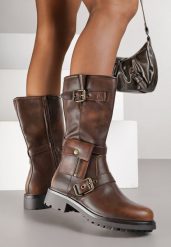 Brązowe Botki Biker Boots Zdobione Klamerkami i Kieszonką Nalinnea. Brązowe botki Renee, z aplikacjami, z jeansu, bez obcasa, na płaskiej podeszwie, bez zapięcia. Za 169.99 zł.