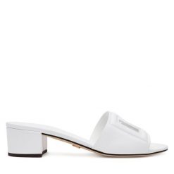 Klapki Dolce&Gabbana. Białe klapki Dolce&Gabbana, bez wzorów, bez obcasa. Za 2,799.00 zł.