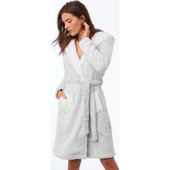 Etam - Szlafrok Ostine. Szlafroki marki Etam. W wyprzedaży za 179.90 zł.