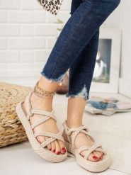 Sixth Sens Sandały w kolorze kremowym rozmiar: 38. Brązowe sandały Sixth Sens, bez wzorów, klasyczne, z otwartym noskiem, bez obcasa, bez zapięcia. Za 56.53 zł.