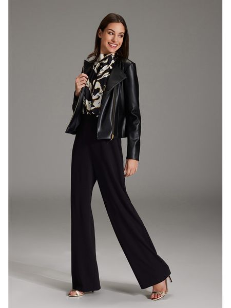 SWING Kurtka w kolorze czarnym ze skóry syntetycznej rozmiar: 36. Czarne kurtki Swing, bez wzorów, ze skóry, bez kaptura. Za 156.24 zł.