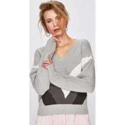 Vero Moda - Sweter. Szare swetry Vero Moda, m, bez wzorów, z bawełny, bez ramiączek. W wyprzedaży za 59.90 zł.