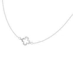 Naszyjnik z posrebrzaną ażurową koniczyną na łańcuszku. Naszyjniki Lilou, posrebrzane. Za 159.00 zł.