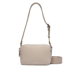 Torebka Calvin Klein. Brązowe listonoszki Calvin Klein, bez wzorów, bez dodatków. Za 429.99 zł.