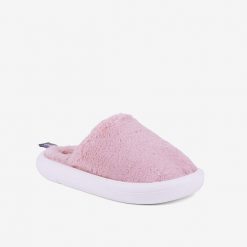 Damskie kapcie zimowe Coqui Homies. Brązowe obuwie domowe Coqui, bez wzorów, z futra, bez zapięcia. Za 134.99 zł.