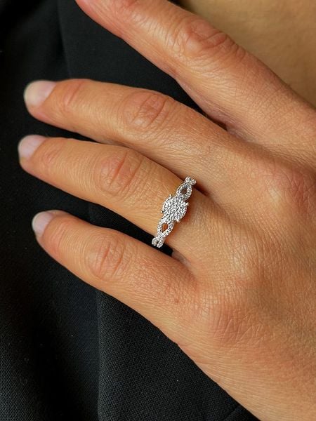 OR Carats Złoty pierścionek z diamentami rozmiar: 58. Szare pierścionki OR Carats, z diamentem, złote. Za 1,836.27 zł.