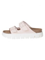 Birkenstock Klapki "Arizona" w kolorze jasnoróżowym rozmiar: 37. Różowe klapki Birkenstock, bez wzorów, z otwartym noskiem, bez obcasa. Za 316.24 zł.