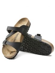 Birkenstock Klapki "Salina" w kolorze czarnym rozmiar: 37. Czarne klapki Birkenstock, bez wzorów, z otwartym noskiem, bez obcasa. Za 351.95 zł.
