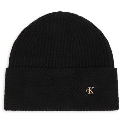 Czapka Calvin Klein. Czarne czapki Calvin Klein, bez wzorów. Za 169.99 zł.
