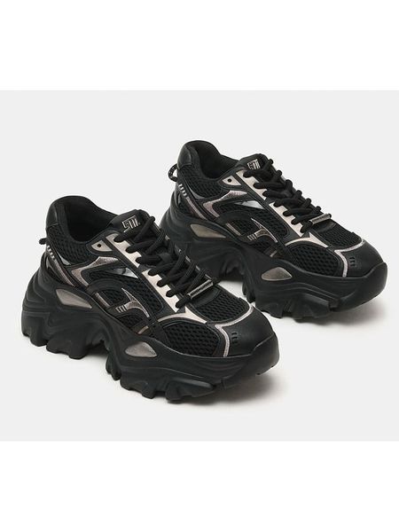 Steve Madden Sneakersy w kolorze czarnym rozmiar: 36. Czarne trampki Steve Madden, bez wzorów, bez zapięcia. Za 259.95 zł.