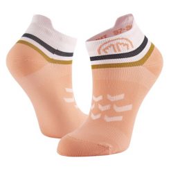 Skarpety do biegania dorosly Sidas Run Anatomic Light Ankle Lady wysokosc kostki. Czerwone skarpety SIDAS, bez wzorów, ze skóry. Za 68.00 zł.