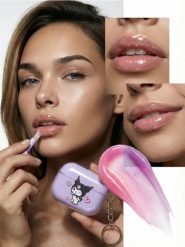 Błyszczyk do ust o zapachu borówki w etui Kuromi - fioletowy. Błyszczyki Sinsay. Za 12.99 zł.