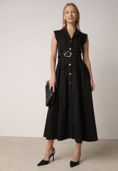 Czarna Koszulowa Sukienka Bez Rękawów Ozdobiona Paskiem z Klamrą Phalixia. Czarne sukienki Born2be, na co dzień, m, z aplikacjami, eleganckie, bez kołnierzyka, bez ramiączek, maxi, koszulowe. Za 179.99 zł.