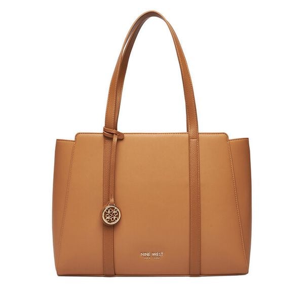 Torebka Nine West. Brązowe torebki klasyczne Nine West, bez wzorów, bez dodatków. Za 249.99 zł.