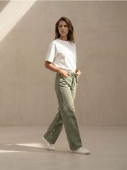 Jeansy straight wide leg z wysokim stanem - zielony. Zielone jeansy Sinsay, bez wzorów, z podwyższonym stanem. Za 59.99 zł.