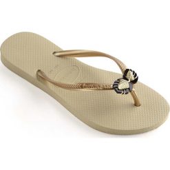 Havaianas - Japonki. Klapki Havaianas, bez wzorów, z materiału, bez obcasa, na obcasie. W wyprzedaży za 69.90 zł.