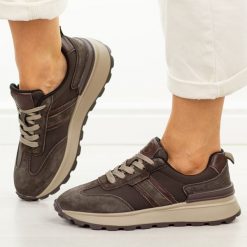 Brązowe skórzane sneakersy damskie Vinceza 41525. Brązowe obuwie sportowe VINCEZA, na jesień, z dresówki, bez zapięcia. W wyprzedaży za 201.52 zł.