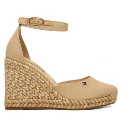 Espadryle Tommy Hilfiger. Brązowe espadryle TOMMY HILFIGER, bez wzorów, bez obcasa, bez zapięcia. Za 409.99 zł.