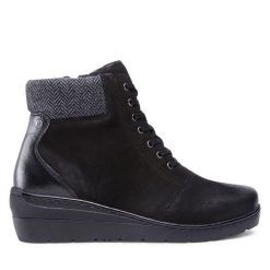 Trzewiki Go Soft. Czarne botki GO SOFT, bez wzorów, bez obcasa, na koturnie, bez zapięcia. Za 249.99 zł.