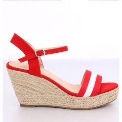 Espadryle na koturnie czerwone 9072 Red. Czerwone espadryle ButyModne, bez wzorów, z materiału, bez obcasa, na koturnie, bez zapięcia. W wyprzedaży za 79.00 zł.