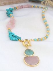 L'Atelier de Gaia Pozłacany naszyjnik z elementami ozdobnymi - dł. 45 cm rozmiar: onesize. Różowe naszyjniki L'Atelier de Gaia, z kwarcem, pozłacane. Za 139.54 zł.