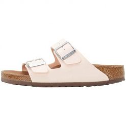 Klapki damskie Birkenstock Arizona Vegan BF. Czerwone klapki Birkenstock, bez wzorów, z materiału, bez obcasa. Za 391.95 zł.