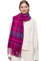 Triumph Szal w kolorze różowo-niebieskim rozmiar: 36-42. Różowe szaliki Triumph, bez wzorów, z materiału. Za 91.34 zł.