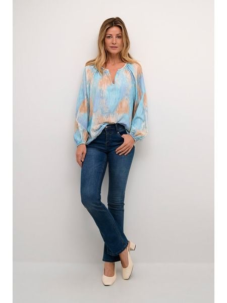 Kaffe Bluzka w kolorze błękitnym rozmiar: L/XL. Niebieskie bluzki Kaffe, l, bez wzorów, z wiskozy, bez kołnierzyka, bez ramiączek. Za 105.45 zł.