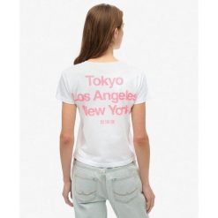 Dopasowana koszulka Core Logo City. Białe koszulki sportowe Superdry, bez wzorów, z bawełny, bez ramiączek. W wyprzedaży za 149.55 zł.