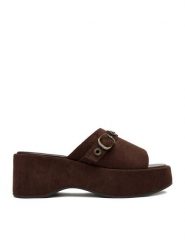 Guess Jeans Klapki CEO-HY20091-1 Brązowy. Brązowe klapki Guess Jeans, z aplikacjami, z jeansu, bez obcasa. Za 249.99 zł.