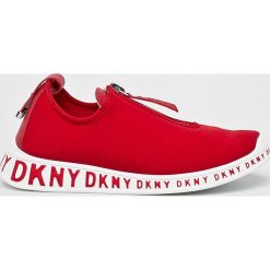 Dkny - Buty. Czerwone obuwie sportowe DKNY, z materiału, bez zapięcia. W wyprzedaży za 479.90 zł.