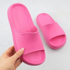 Klapki damskie basenowe plażowe różowe Zaxy RR285054. Czerwone klapki Zaxy, bez wzorów, z gumy, bez obcasa. Za 146.99 zł.
