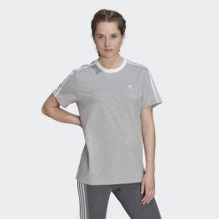Koszulka fitness damska Adidas Essentials 3-Stripes Tee. Białe bluzki Adidas, xs, bez wzorów, sportowe, bez kołnierzyka, bez ramiączek. W wyprzedaży za 112.75 zł.