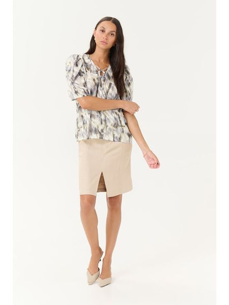 Kaffe Bluzka w kolorze kremowym rozmiar: 40. Brązowe bluzki Kaffe, bez wzorów, bez kołnierzyka, bez ramiączek. Za 88.02 zł.