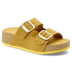 Klapki damskie Yokono, cholewka ze skóry naturalnej zamszowej dwa szerokie paski z regulacją na platformie, żółte, Lanka-003 Ser Mostaza. Żółte klapki Yokono, bez wzorów, ze skóry, bez obcasa, na platformie. Za 224.90 zł.