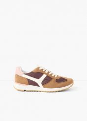 Sneakersy w stylu retro. Białe obuwie sportowe bonprix, bez zapięcia. Za 59.99 zł.